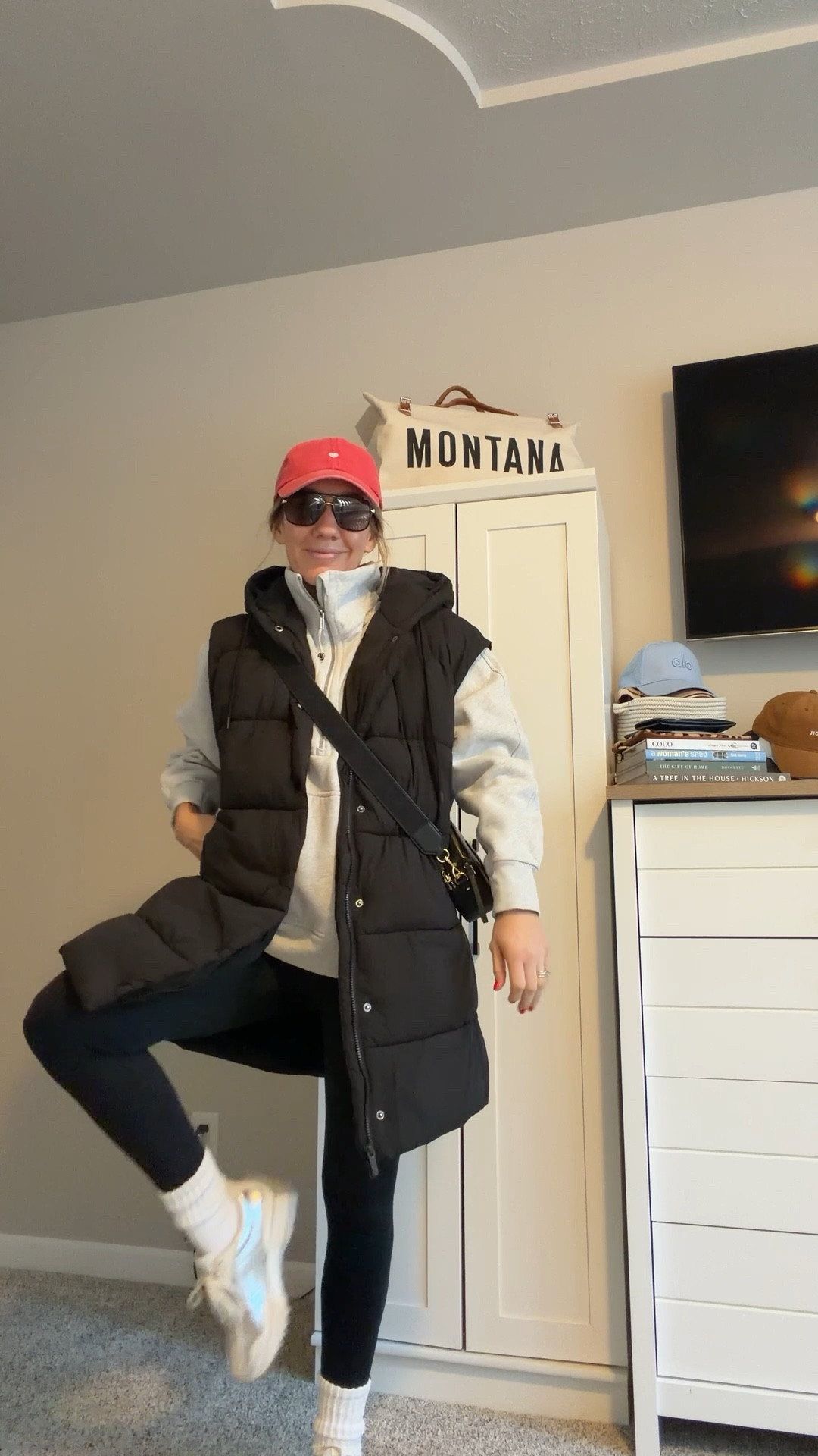 Sunday outfit!! Let’s run around this town!! 