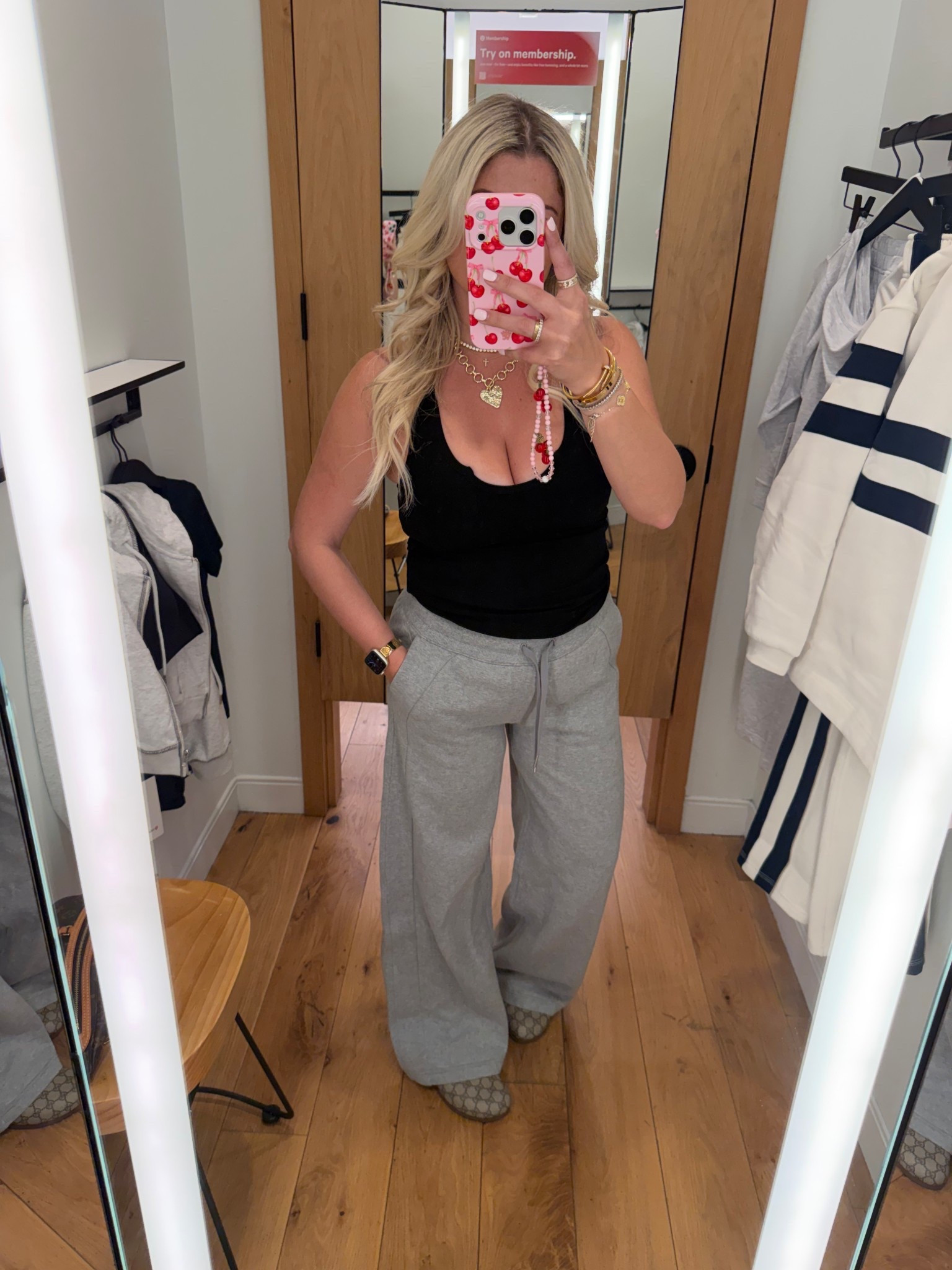 Comfy outfit 
Size small
Scuba wide leg pants 
Bra free tanks 