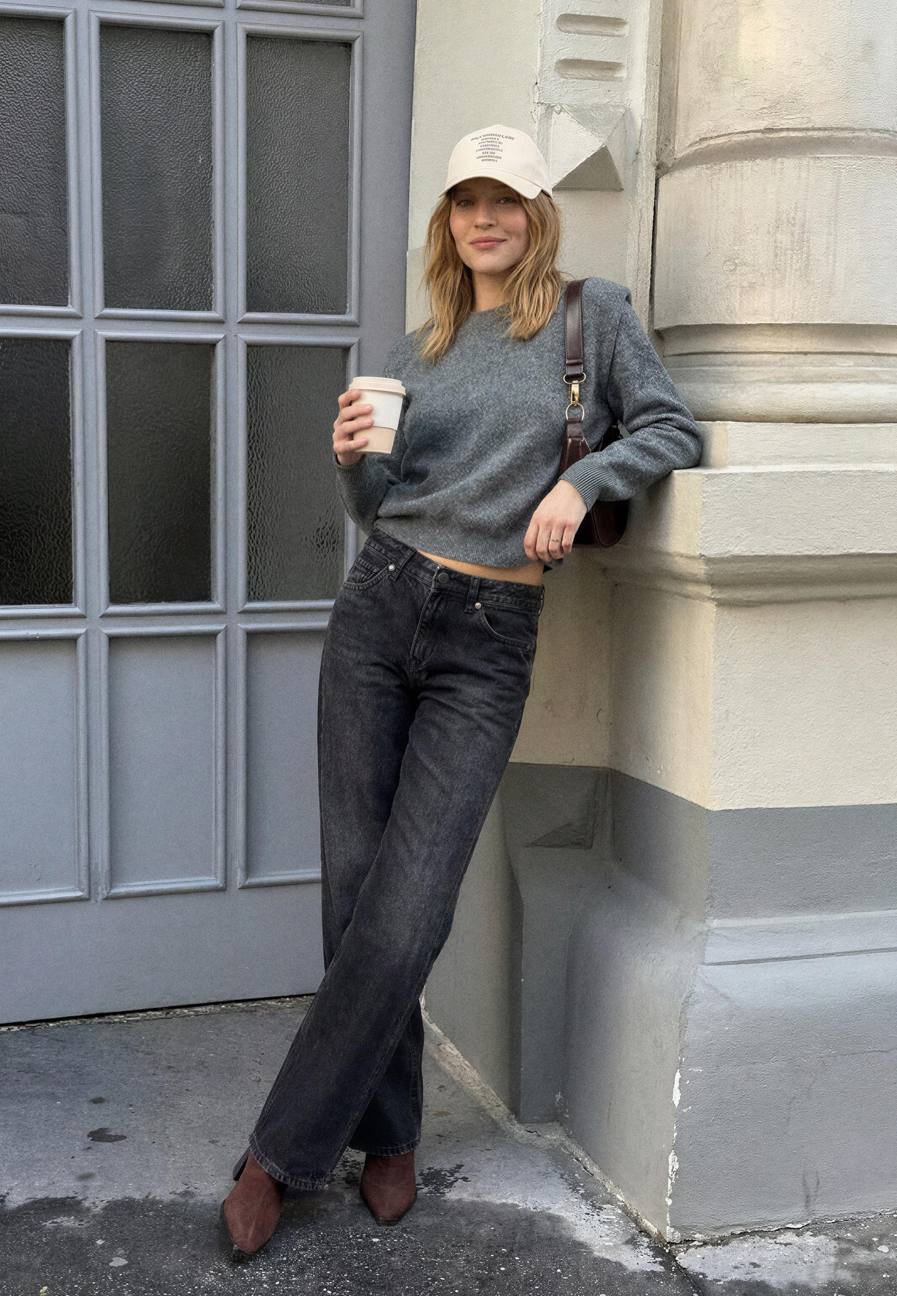 Knitted jumper with padded shoulders - Women's fashion | Stradivarius United Kingdom | Stradivarius (UK)