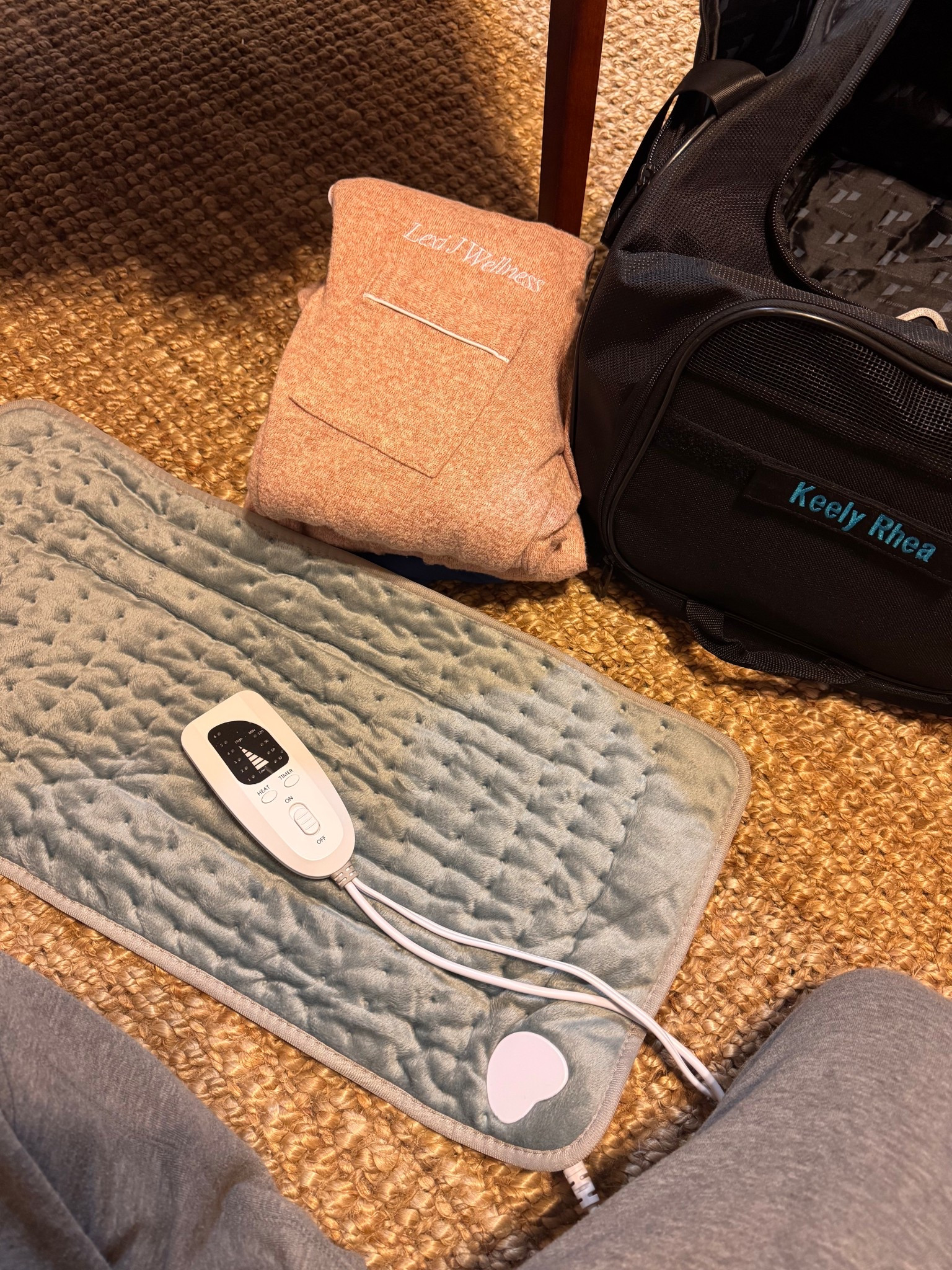 My heating pad I travel with always to help me sleep, injuries, period and my gut issues. 🤍

#LTKSaleAlert #LTKActive #LTKselfcare