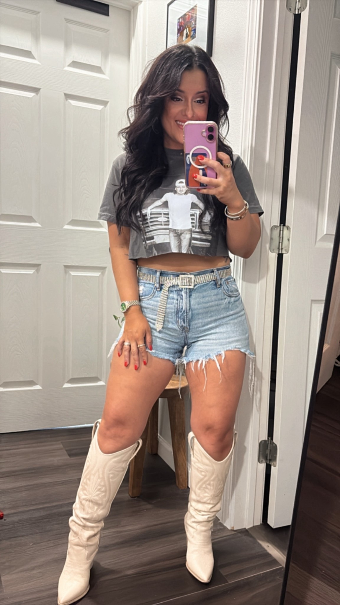 Rodeo outfit idea
Country concert outfit 

Shorts are old from AEagle found similar ones 
Boots from Steve Madden they’re old no longer available but found similar ones. 
I had someone made me the tee and I cut it myself 

#LTKootd
