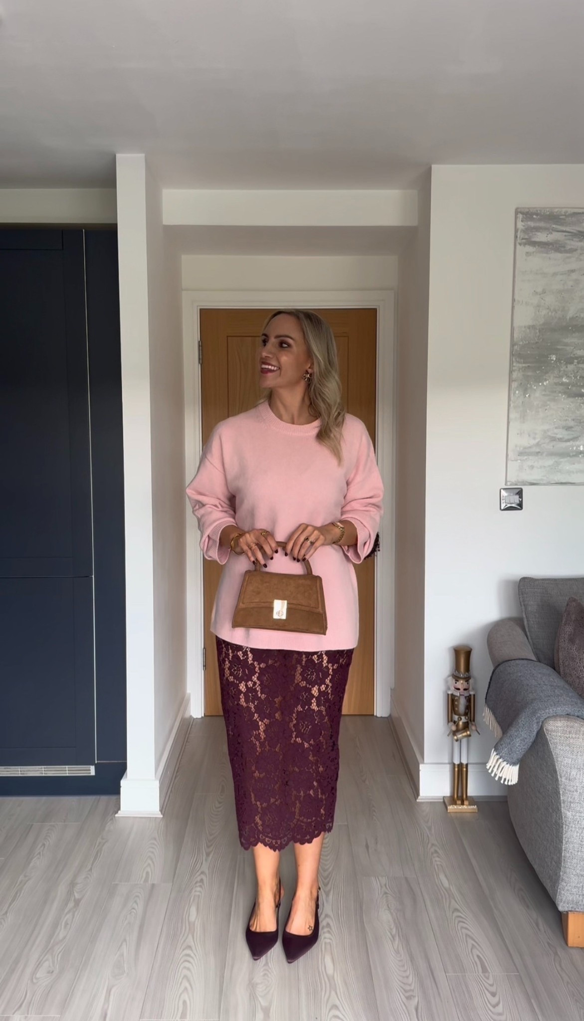 What I’m wearing to a girly dinner 💕🍇 

Pink oversized jumper (size medium) burgundy lace skirt (size 12), kitten heels, faux suede bag, statement flower earrings 🫶🏼

#LTKpartywear #LTKautumn #LTKstyletip