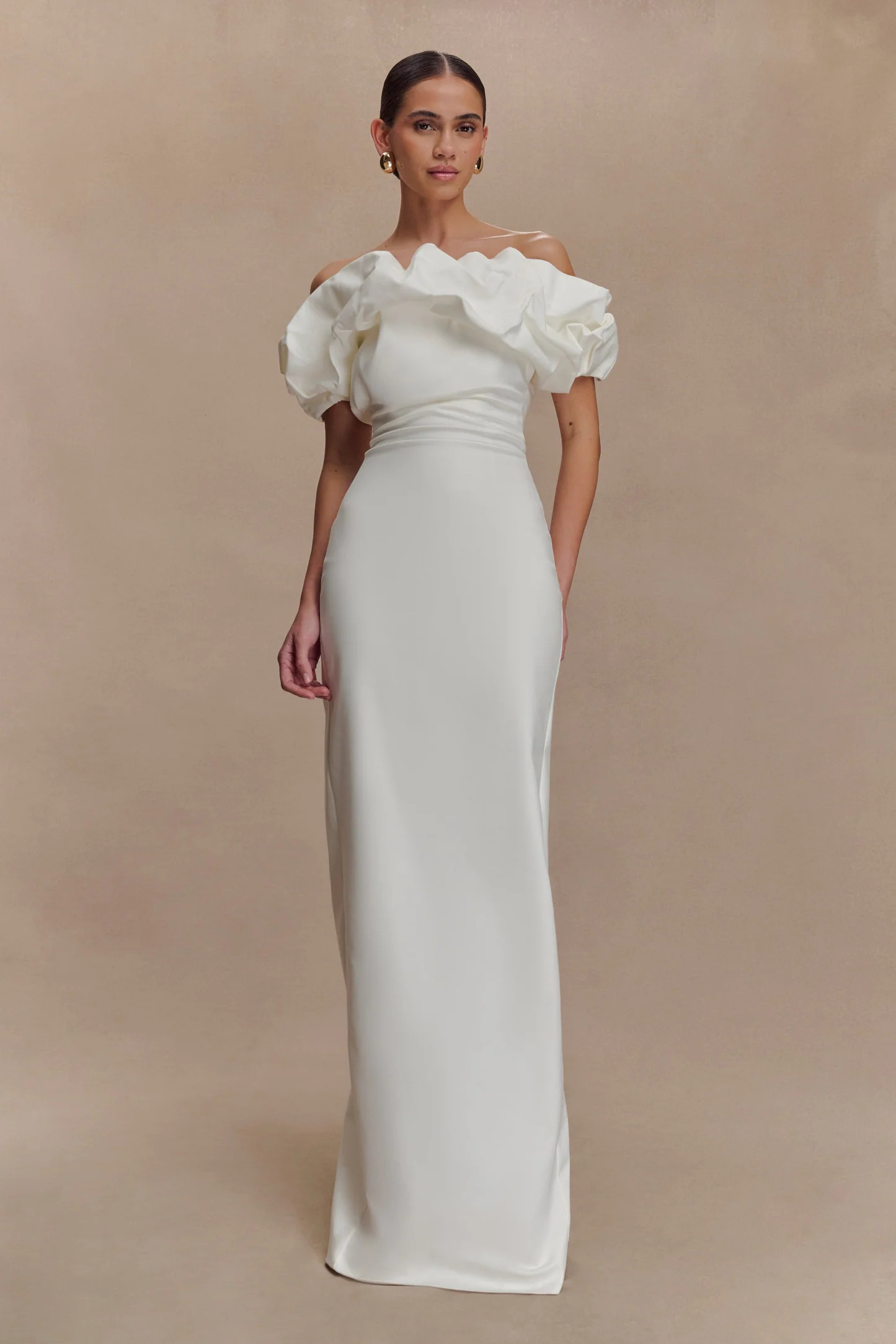 Sariya Sculptural Maxi Dress - White | MESHKI US