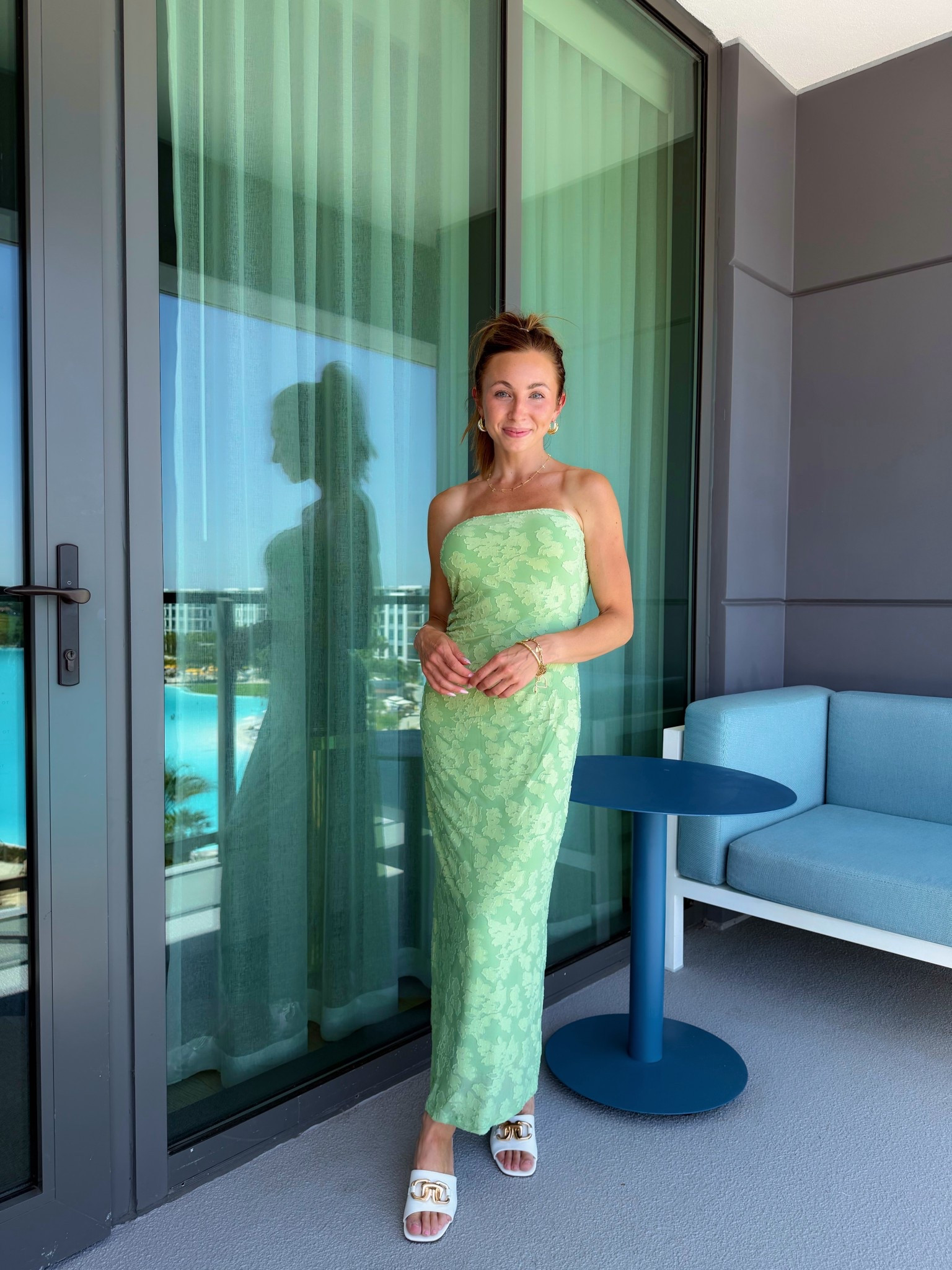 Amazon dress that is perfect for a summer evening. #amazonfashion #summervibes #vacationoutfit