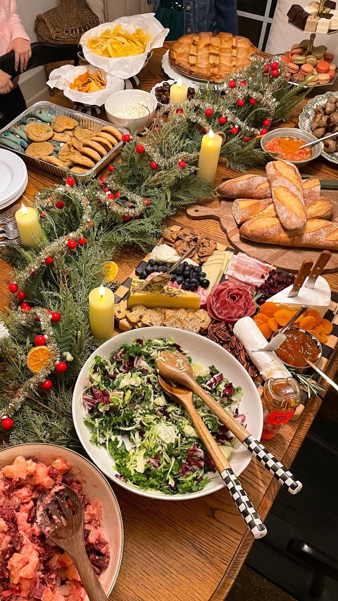 Our early Christmas party table ❤️

#LTKFindsUnder50 #LTKHome #LTKHoliday