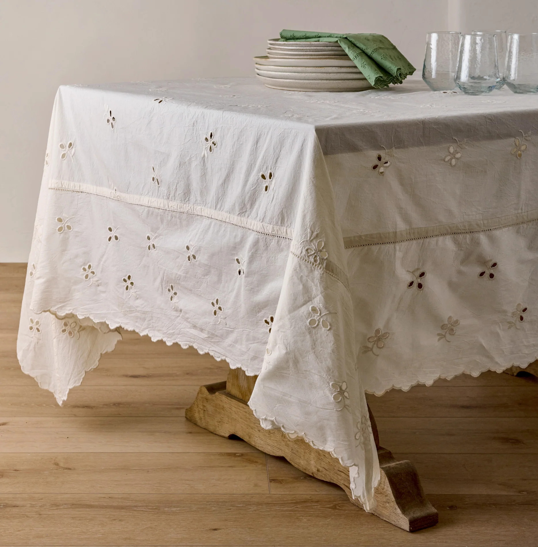 Antique White Eyelet Tablecloth | Magnolia