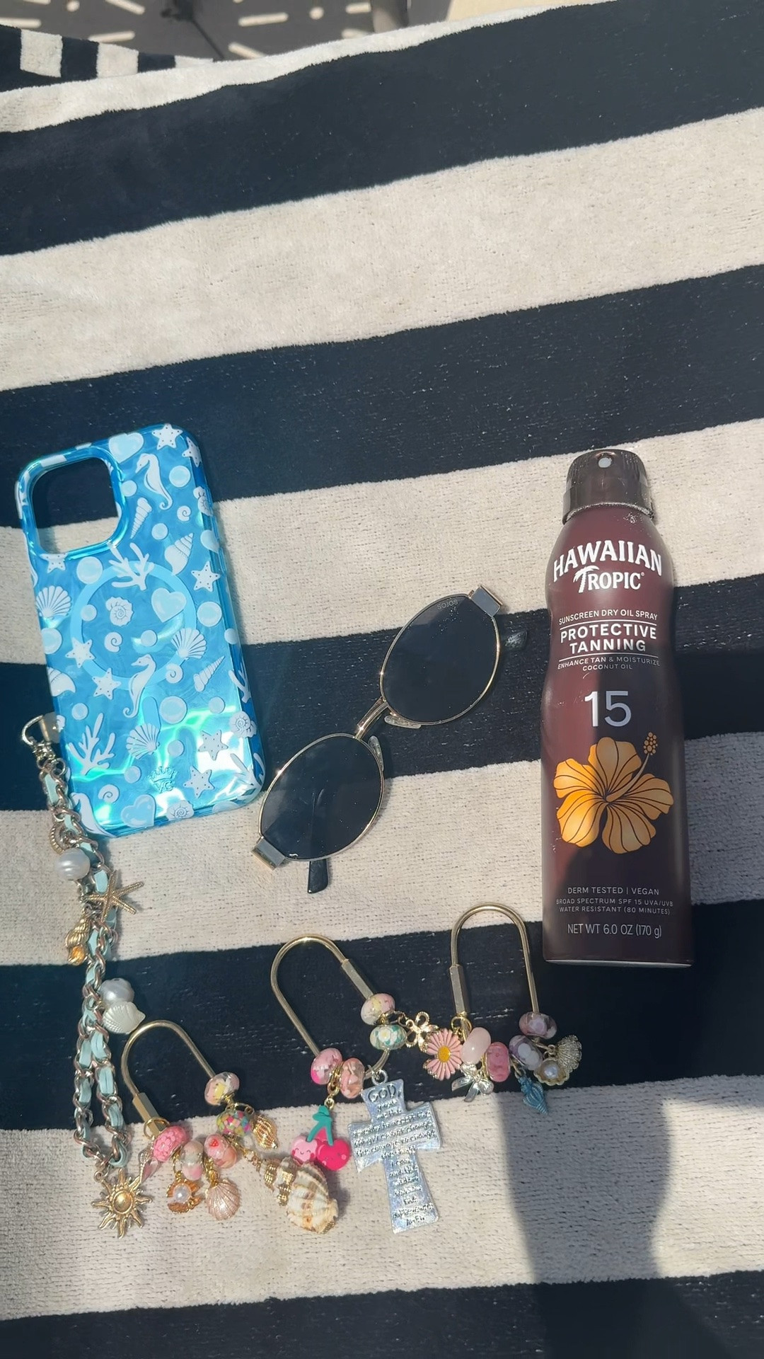 DIY key chains & all your summer needs! 

#diy #diykeychain #summercraft #summer #summervibes