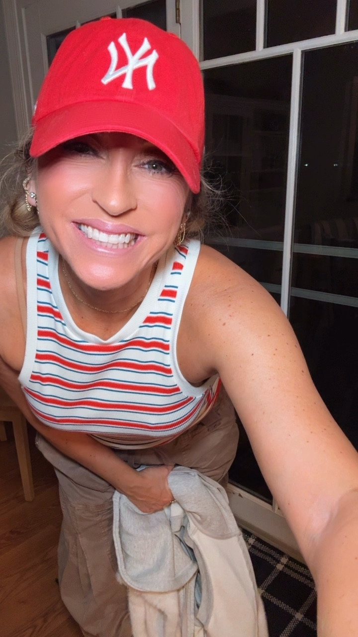 A little impromptu date night… it’s been a rough few days so my husband took me out… it’s a nice feeling when you have people in your corner who genuinely care… kept it comfortable and fun… it’s pretty cold out so I needed the fun fur layer… hope your weekend is a good one! 

tank. Free people. Spring outfit. Hat.   sneakers. Jewelry 

#LTKgrwm #LTKootd