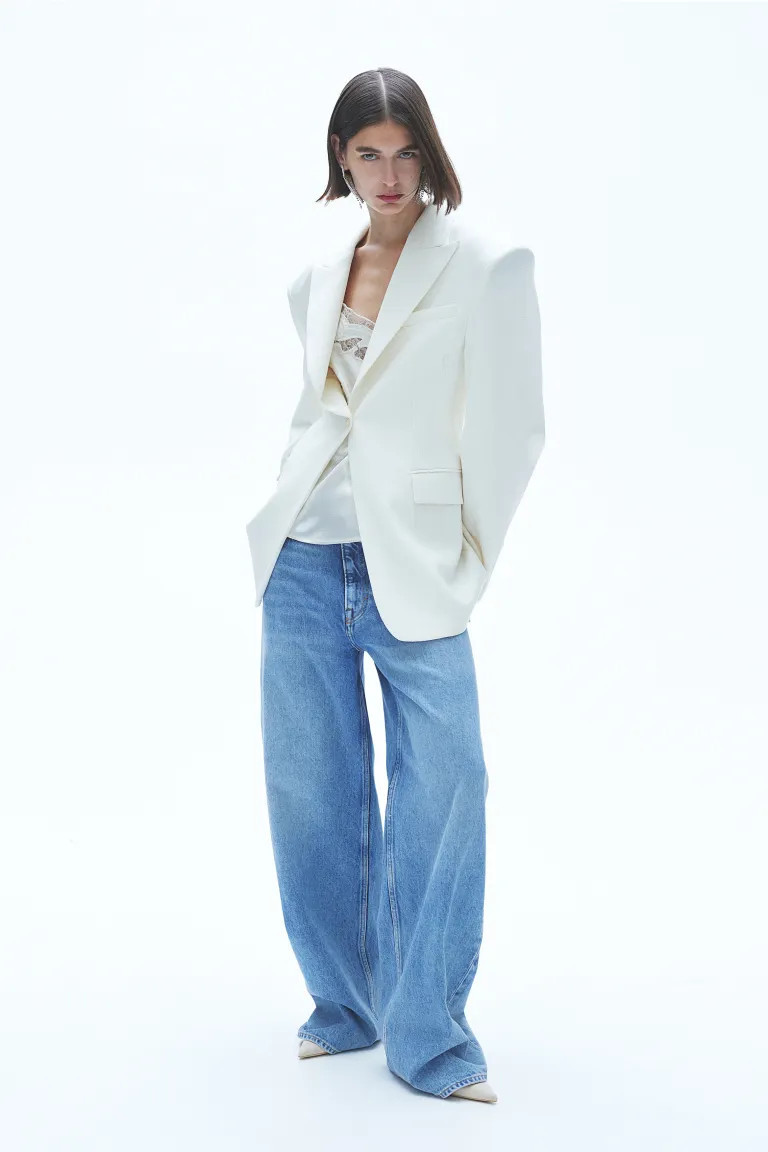 Waisted blazer | H&M (UK, MY, IN, SG, PH, TW, HK)