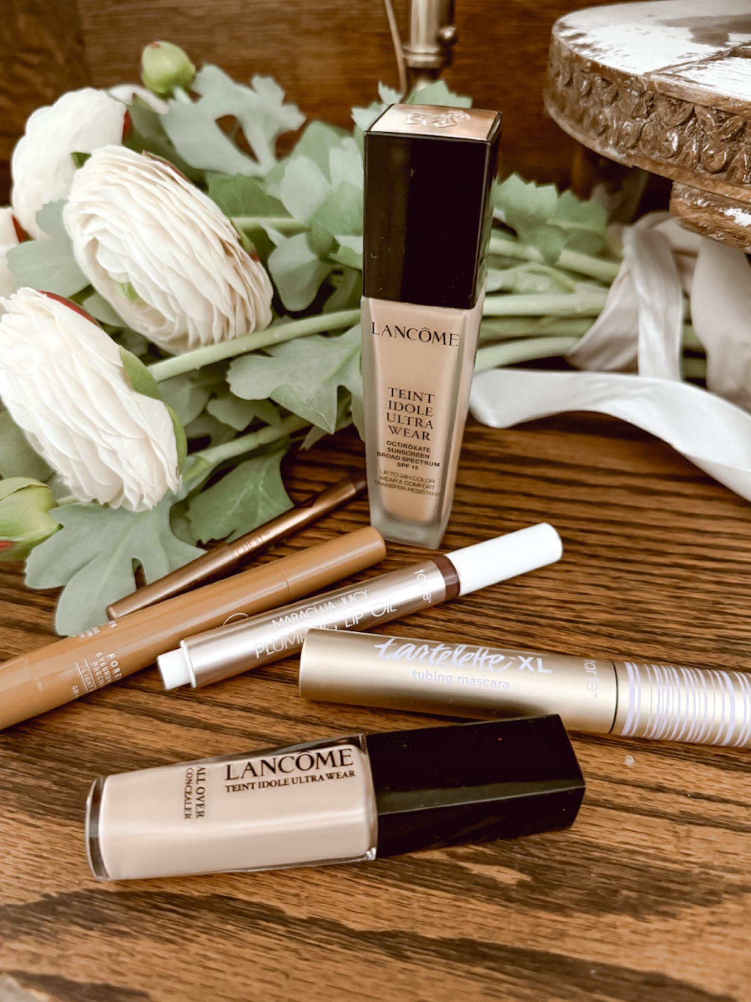 I’m sharing some of my beauty faves again. These are great for mature skin. 

Foundation | Concealer | Plumping Lip Oil | Lip Liner | Mascara | Eyebrow Pen

#LTKBeauty #LTKFindsUnder50 #LTKStyleTip