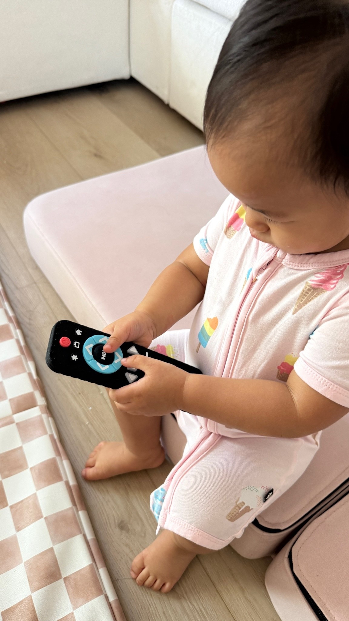 silicone remote control so she doesn’t keep grabbing our real one 😆 #toddlertoys #toys #nubyusa @nubyusa #ad

#LTKHome #LTKmomlife #LTKKids