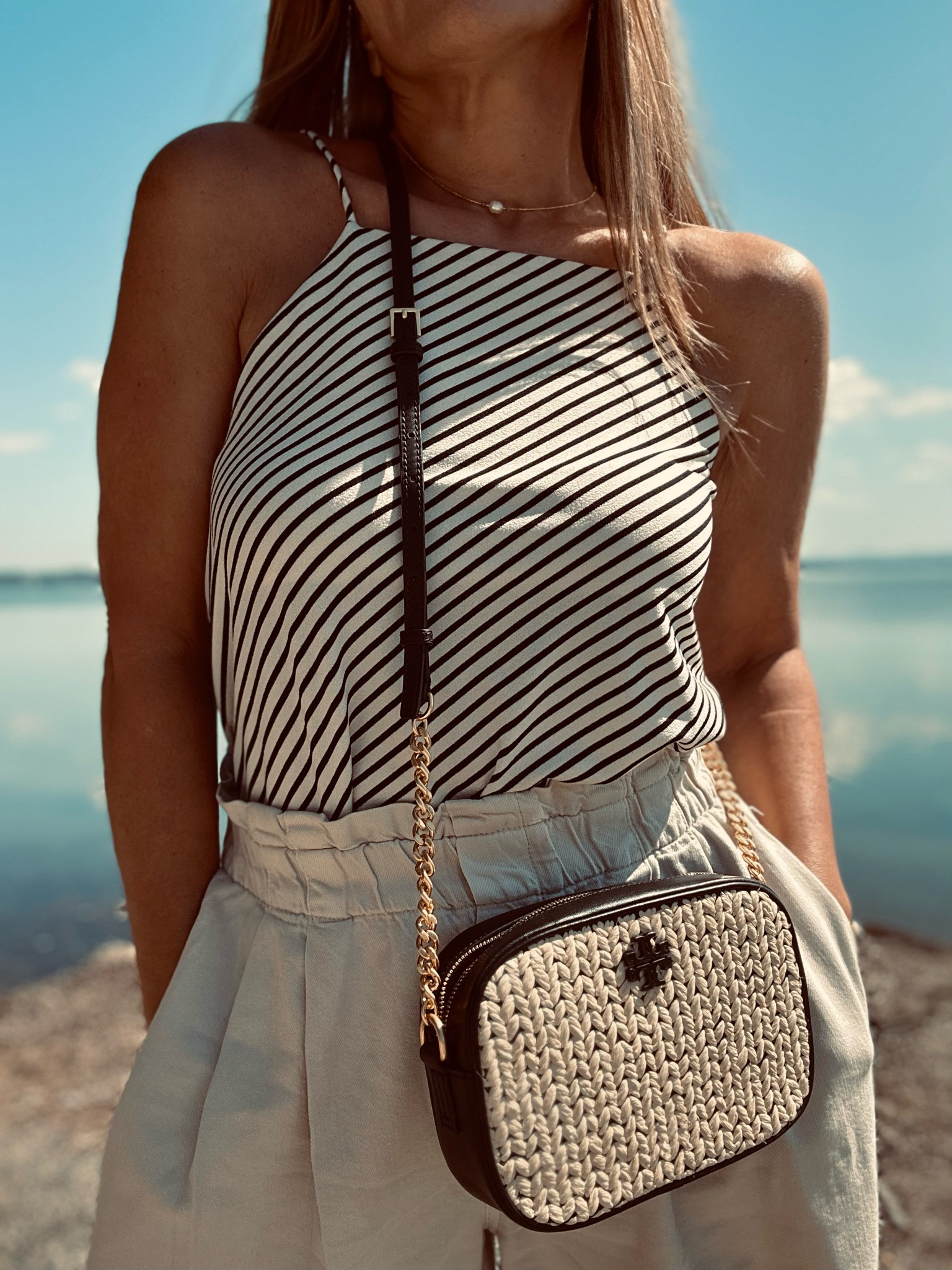 A crossbody camera bag is a must have in my bag collection. Functional, versatile, and chic. This one from Tory Burch is my go-to atm. I got mine in the raffia for summer/travels, but next on my list is one of the gorgeous neutrals. Now which one? 🖤

Top - H&M
Pants - Anthropologie 
Bag - Tory Burch


#LTKaustralia #LTKstyletip #LTKitbag
