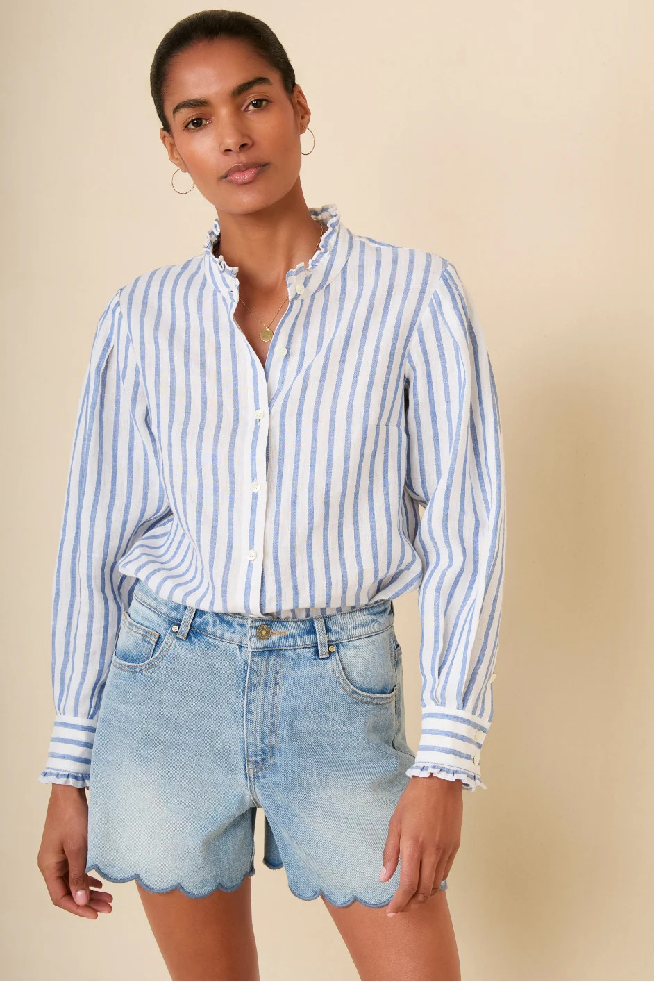 Ruby Scallop Short - Mid Wash | WYSE London