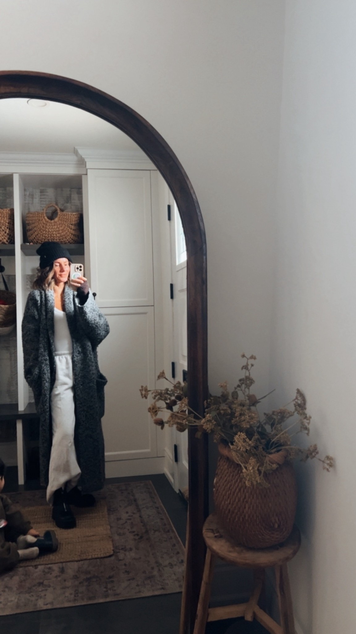 Size small in sweats, xs in bodysuit. Cardi is from Zara but found similar for you 

#LTKwinter #LTKcanada