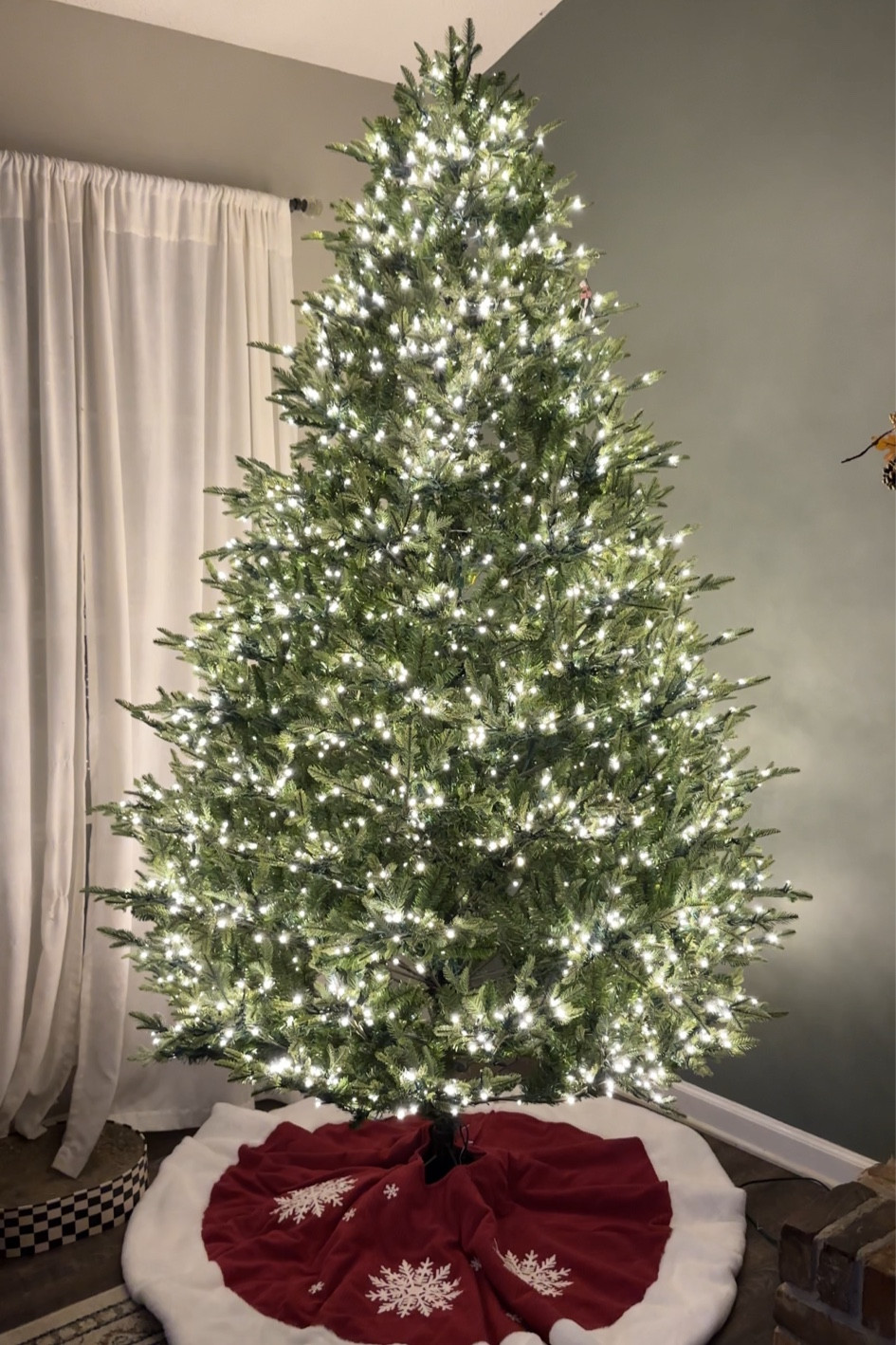 The perfect twinkly tree from Lowe’s! 

#LTKHome #LTKSeasonal #LTKHoliday