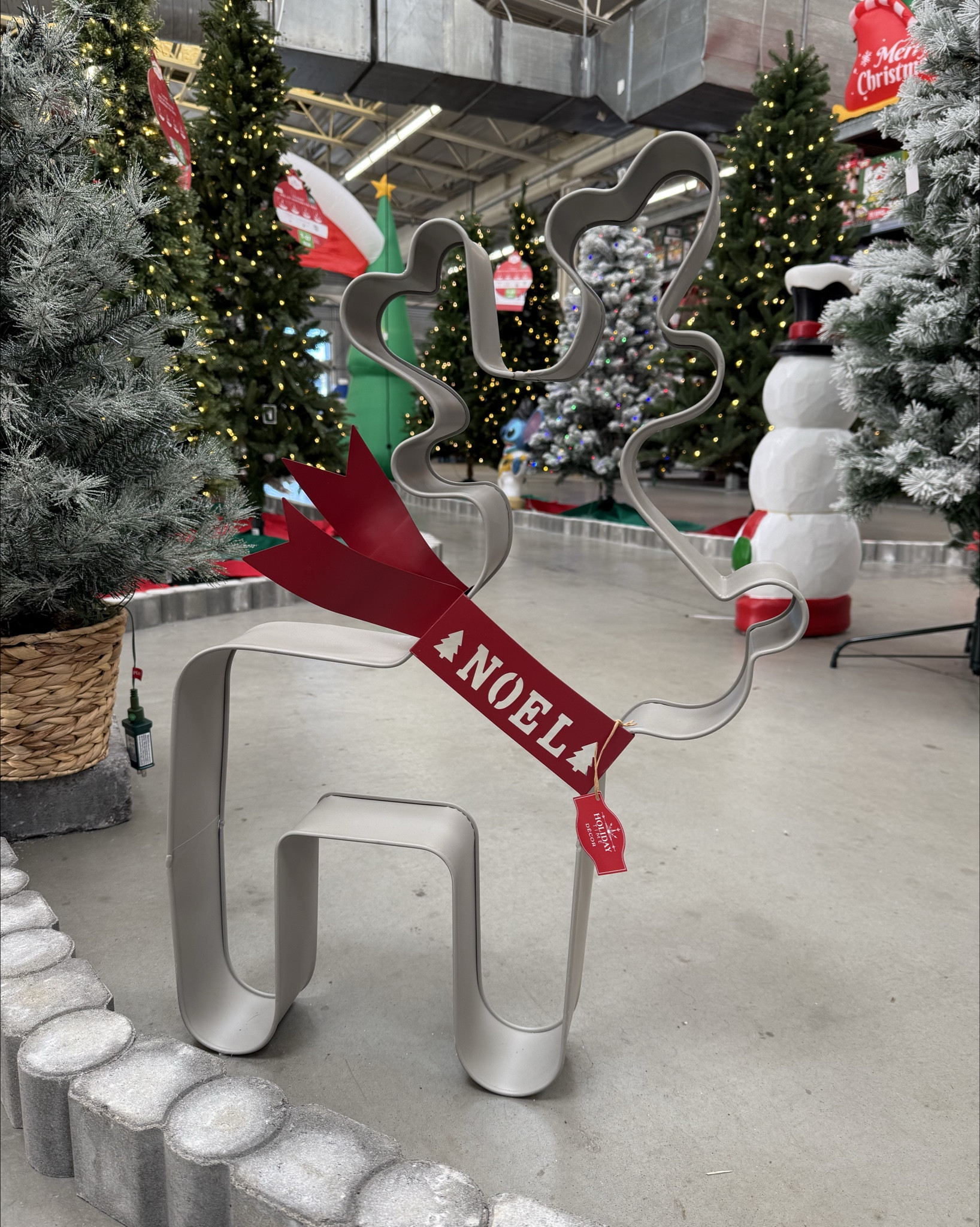 Obsessed with these outdoor Christmas cookie cut outs! 

#LTKHome #LTKCyberWeek #LTKHoliday