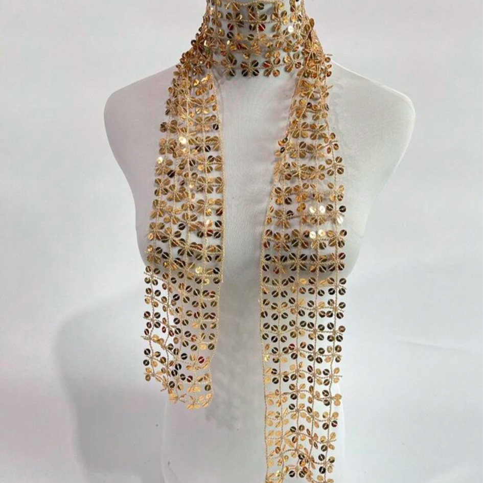 Gold scarf 

#LTKstyletip #LTKpartywear