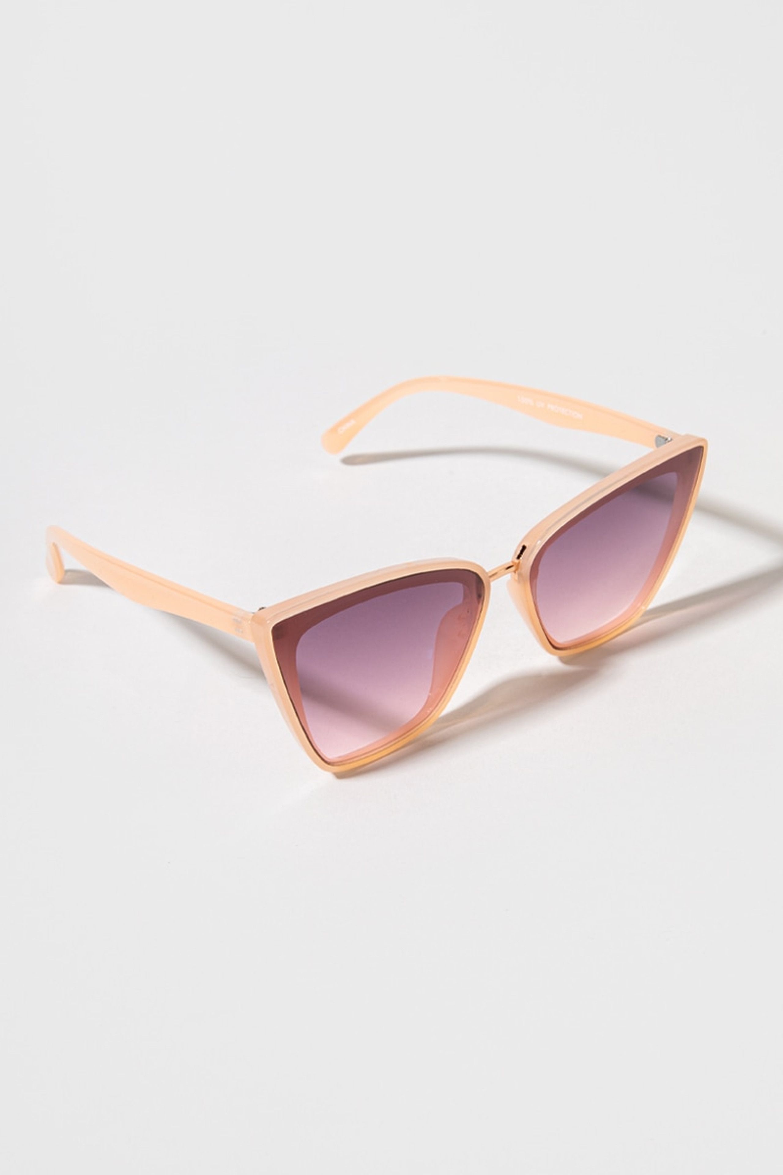 Charlotte Cat Eye Sunglasses | Francesca's