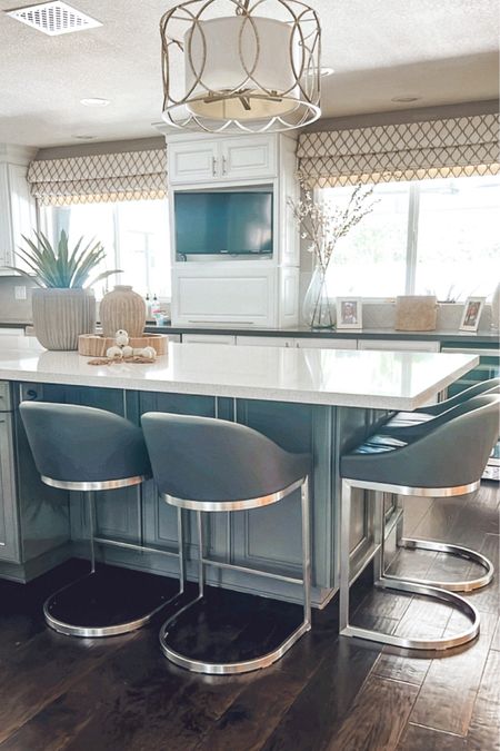 My kitchen counter bar stools are on sale…
I’ve had for 7 years and we use them more than anything and pretty much eat here all the time and they are in incredible condition!
Kid friendly, wipe clean
Comfortable to sit in
Modern transitional design 
Kitchen island decor 



#LTKstyletip #LTKsalealert #LTKFind