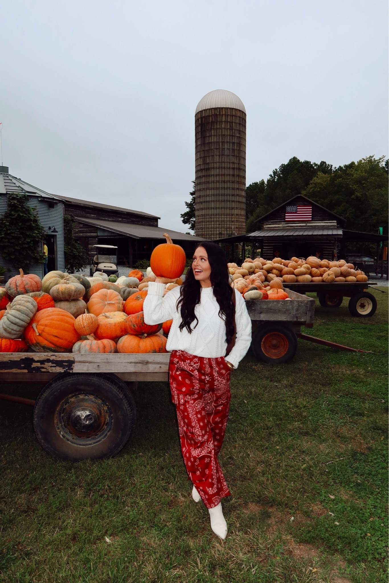 Amazon bandana fall pant (medium, super stretchy), Amazon white oversized sweater (medium) and easy casual fall look ! #founditonamazon