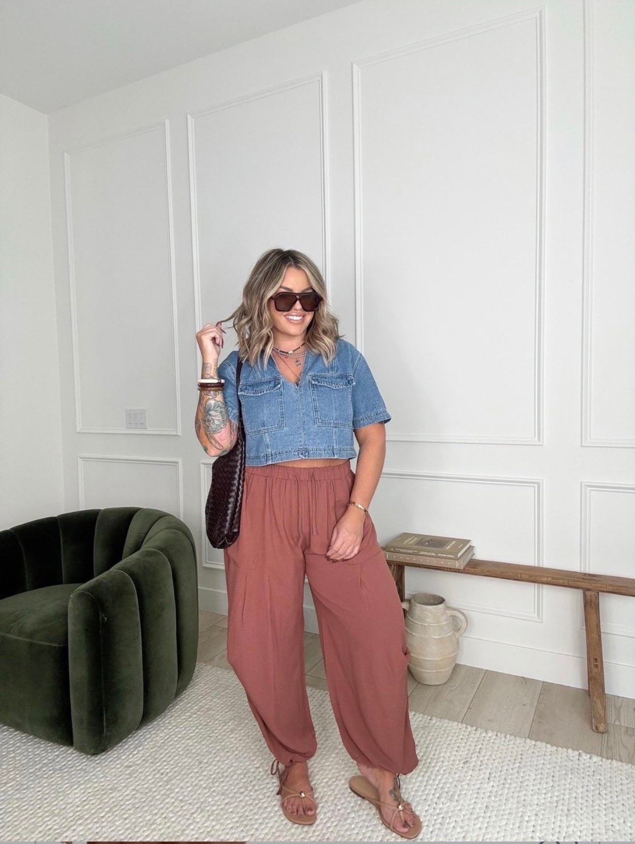 Pants xl 
Top linked similar mine is sold out on Amazon linked from a different seller. 
#amazon #midsize