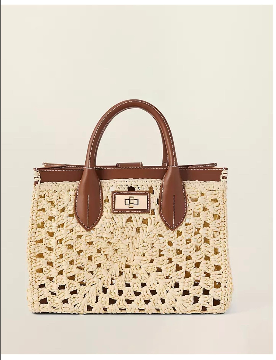 Such a cute bag for spring outfits or summer! 

#LTKMidsize #LTKootd #LTKSeasonal