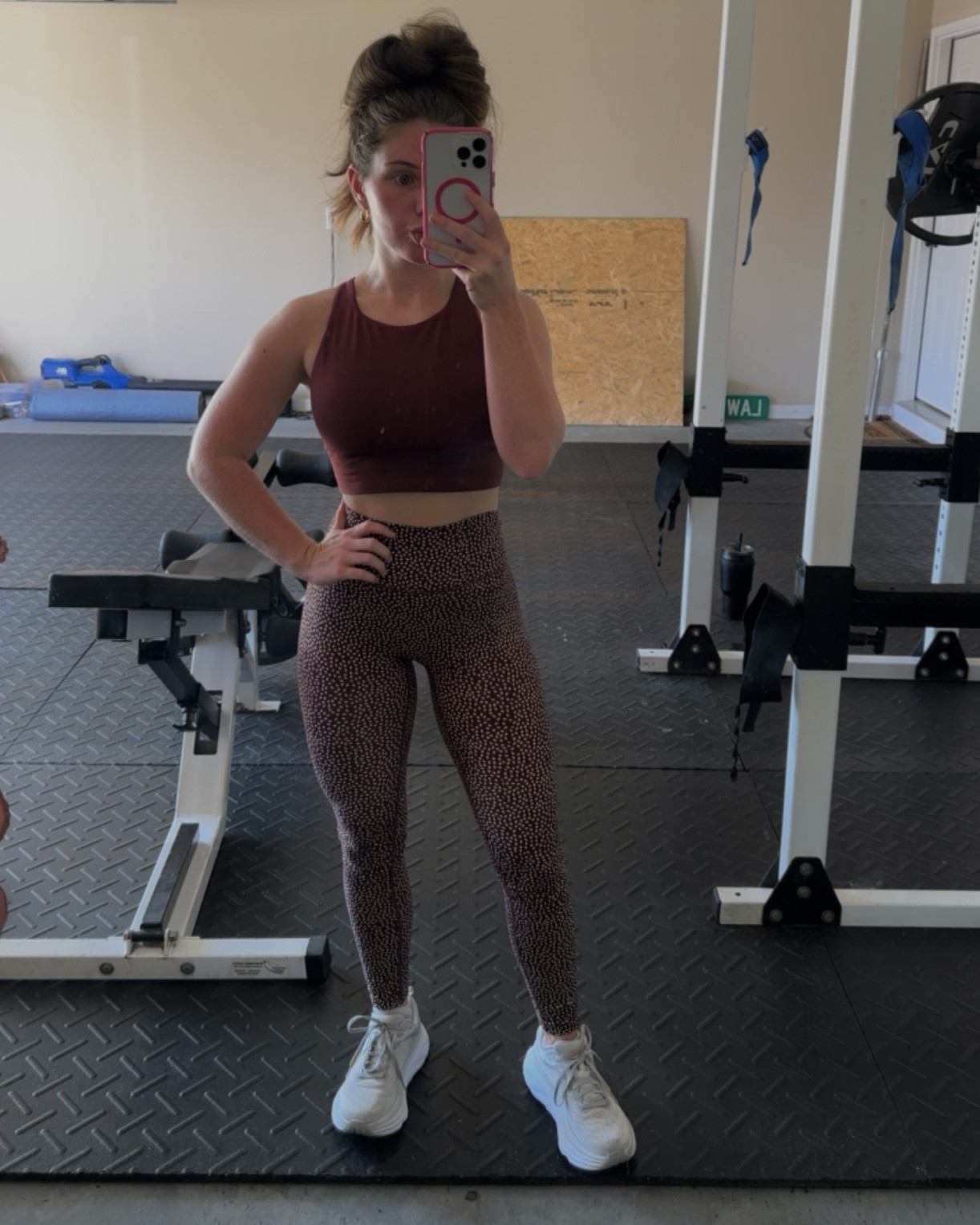 Staple leggings with a little something extra✨ Hokas & Onclouds are my go to for working out/running/work  
XS in top & bottom

#LTKfitness #LTKshoecrush #LTKActive
