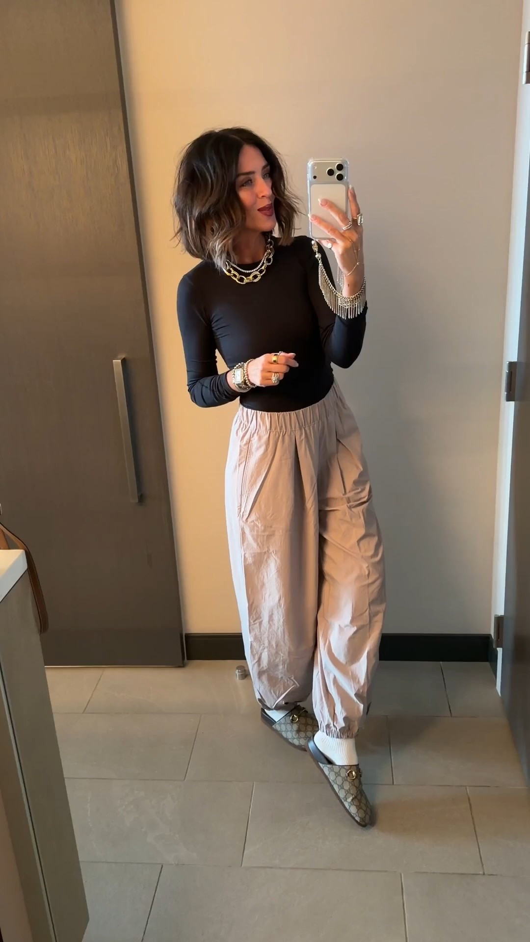 Pleated balloon pants - size S long
Soft stream tee - size 4
Casual outfit 



#LTKFindsUnder100 

#LTKSaleAlert #LTKmomlife