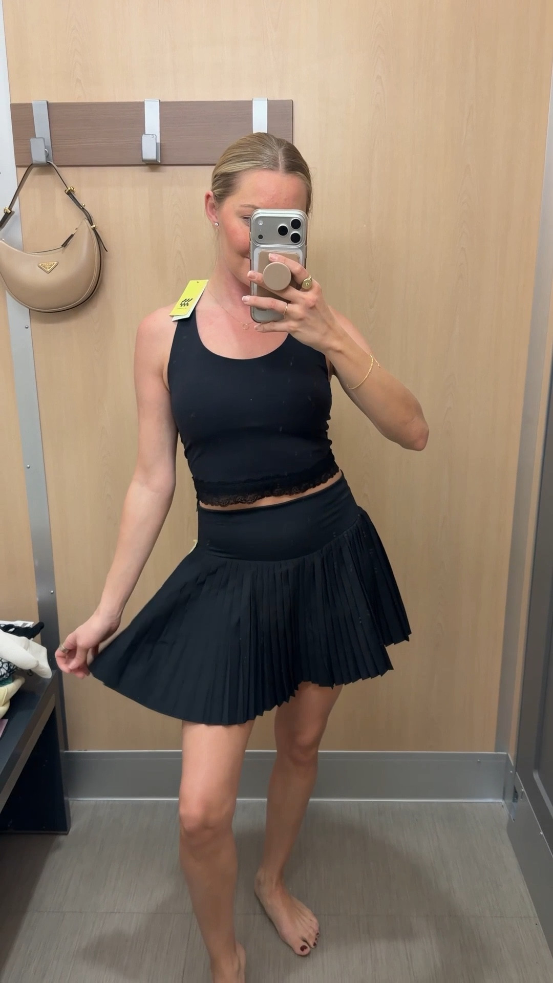 Black athletic set 

#LTKActive #LTKSeasonal #LTKfitnessgoals