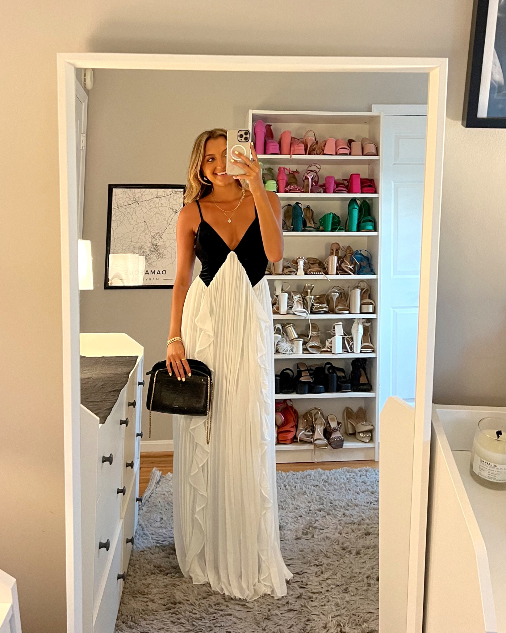 holiday outfit ideas / Christmas outfit ideas from lulus. ❤️🎄 wearing an XS in this dress - would be a great winter wedding guest dress!