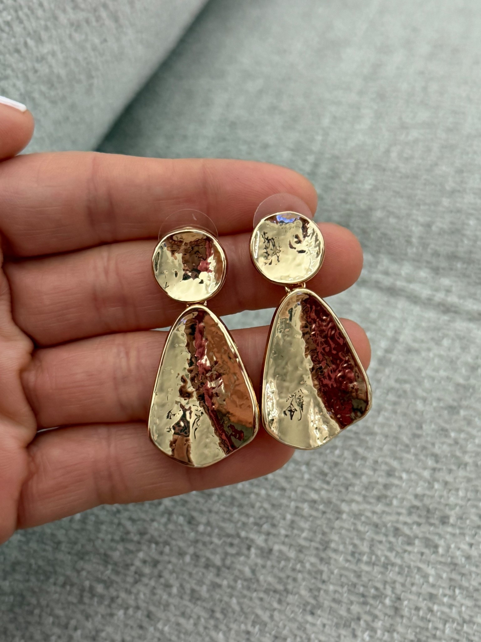 Just got these earrings in yesterday and they are so pretty! Very lightweight too! They come in silver and mixed metal as well. Under $15!

#LTKWorkwear #LTKWedding #LTKTravel
