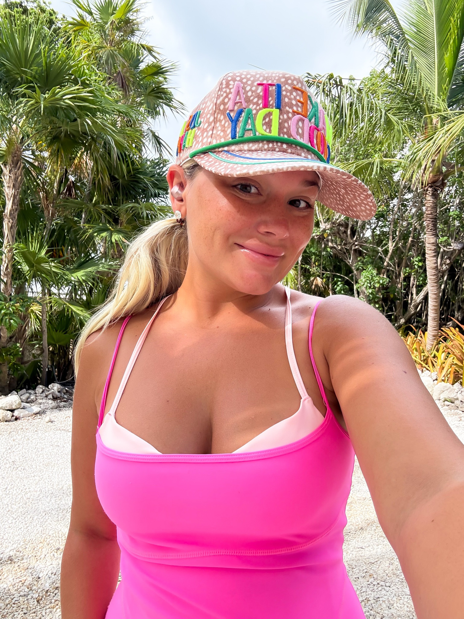 Obsessed with this hat!

#LTKootd #LTKmorningroutine #LTKfitnessgoals