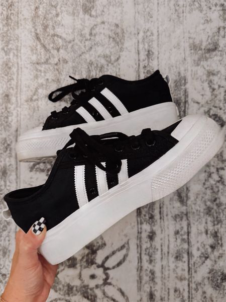 My favorite new Adidas 🖤 

Size: 7 
True to size and so comfortable! 



#LTKShoeCrush