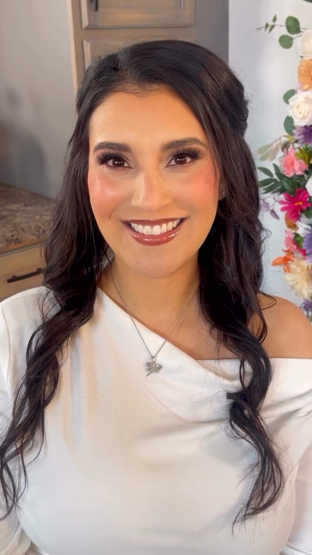 She’s giving…. AUTUMN 🍁

This look was so fun to create on @ceciespio today! We played with the @natashadenonabeauty Dream Palette and I’m obsessed.

I’m a soft glam girlie, I am. All day long.

BUT

It has been so fun to force myself to create different unique looks that air on the side of glam and a little edgy. They’re different than my usual portfolio but it has been so fun to force myself out of my usual style!

Ceci - It was so fun to catch up with you and your mom today! Thank you so much for coming out to try a few new products and spend some time playing with makeup with me. 🫶🏼

Makeup + Hair: @theglamourranch