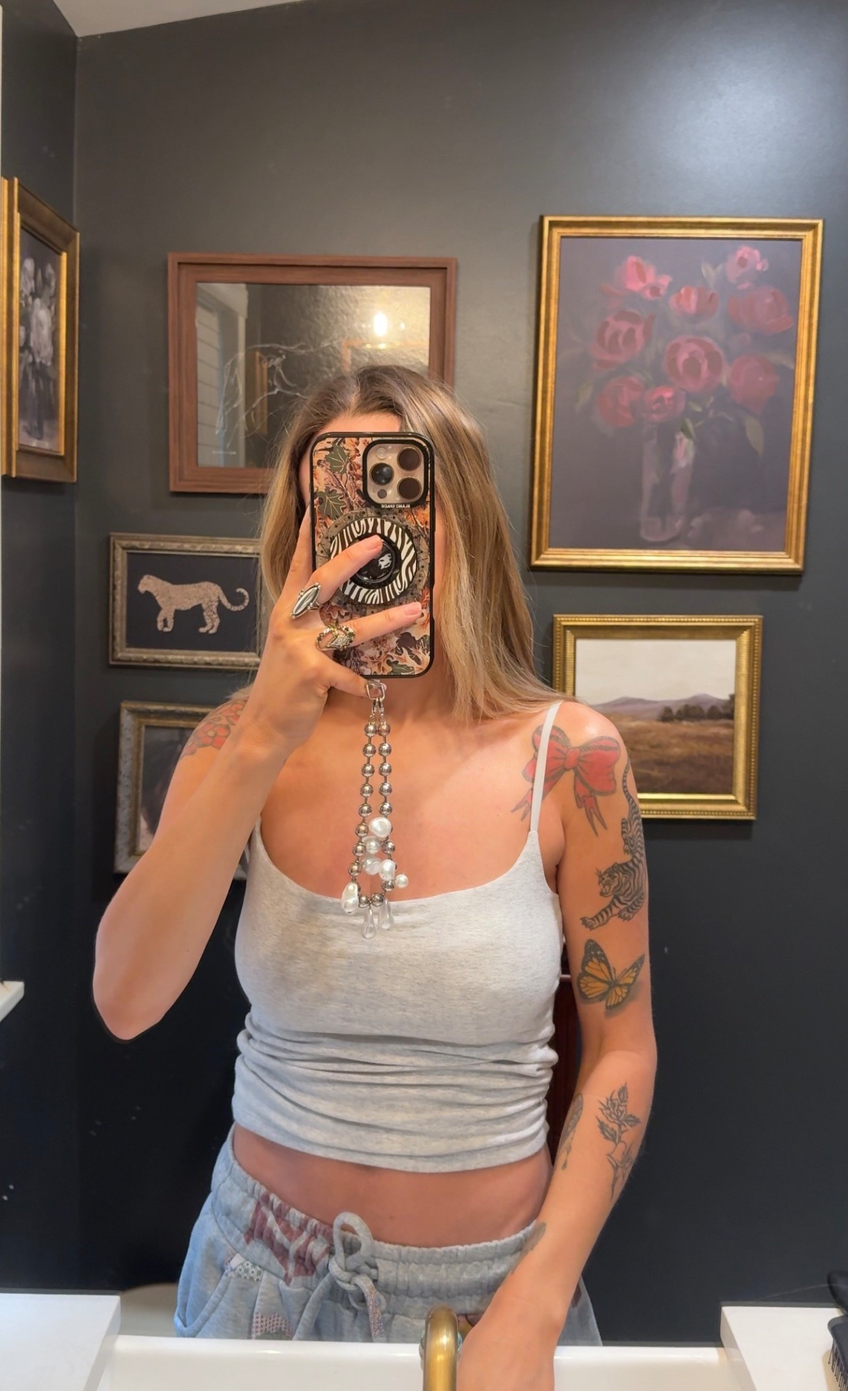 These bra free tanks are 100/10 ! @abercrombie 