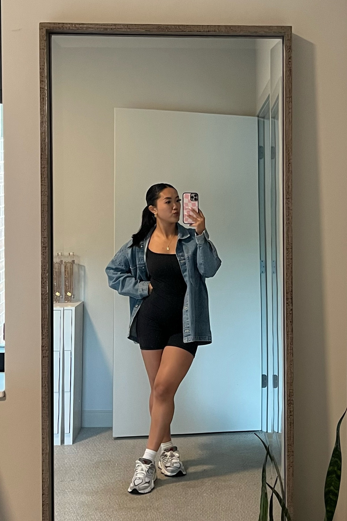 airport fit

Romper @aritzia
Denim jacket @zara
Shoes @new balance

#LTKtravel #LTKeurope #LTKfit