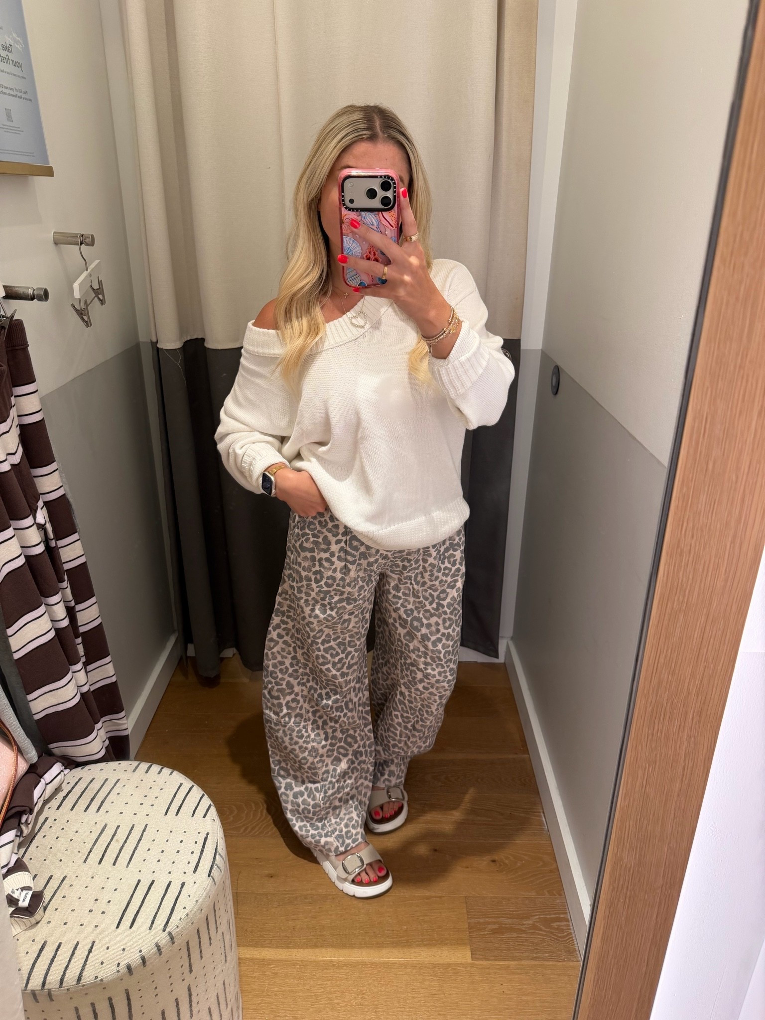 @Aerie outfit
Xxs sweater 
Xs pants 
Sandals tts
Fall outfit