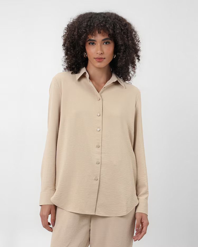 Camisa feminina ampla crepe texturizado - Bege | AK by Riachuelo | Riachuelo (BR)