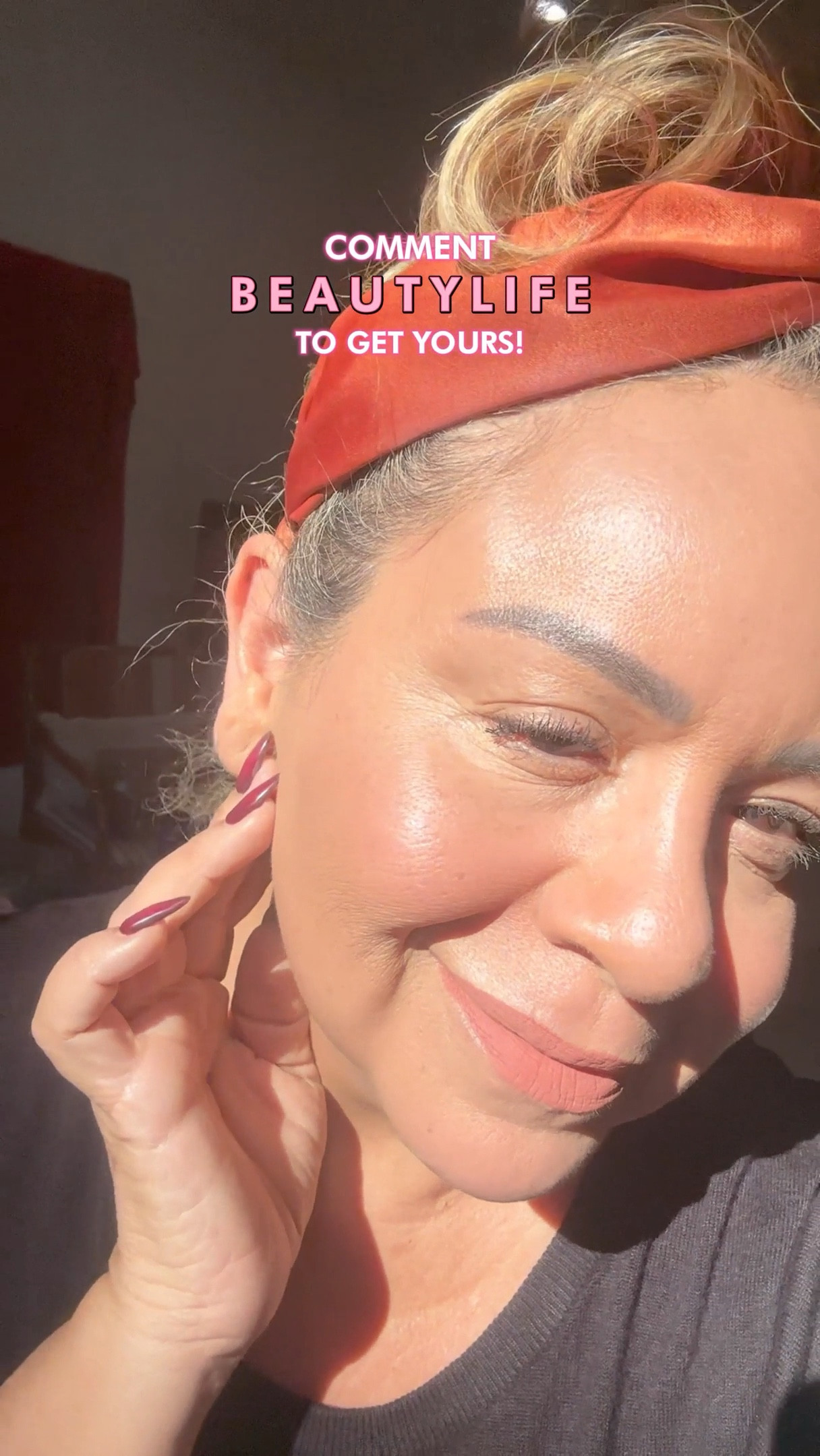 {NEW BEAUTY ALERT!} @jonesroads is ReInventing concealer with another innovation!  A new way to conceal with… 

1. Color Neutralizing Pencil 
2. Color Optimizing Concealer 

Love this concept and I love working with a pencil! Easy to apply, travel friendly, and the brightest results! 

🔴Be the first to get yours! Shout out with the words BEAUTYLIFE in the comments! 

#ReInventing50sBeauty