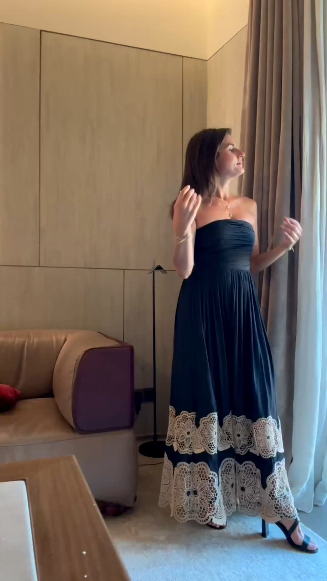 Dress for apperativo in Rome at hotel de Russie