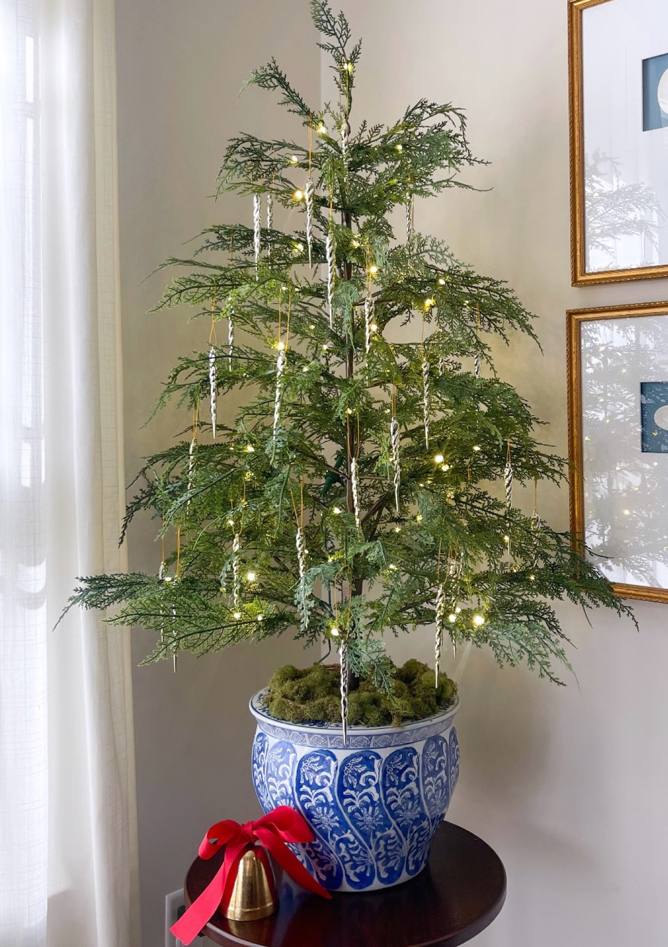 Elegant & simple
Christmas tree
Dining room tree

#LTKSeasonal #LTKHoliday #LTKHome