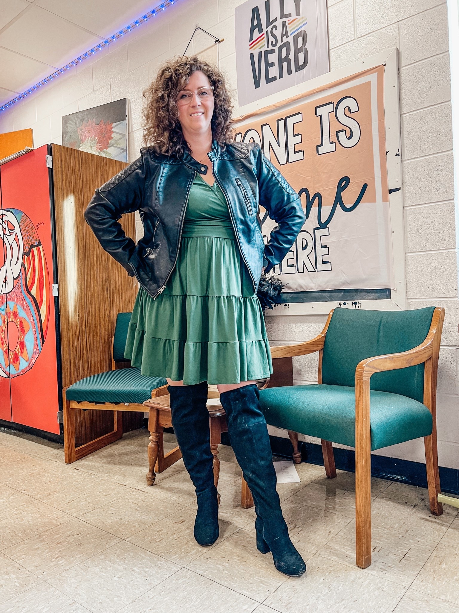 Day 34 ✔️

It’s a Monday! I’m behind in everything right now, but I look cute 😘

English teacher ootd

#LTKMidsize #LTKFindsUnder100 #LTKWorkwear