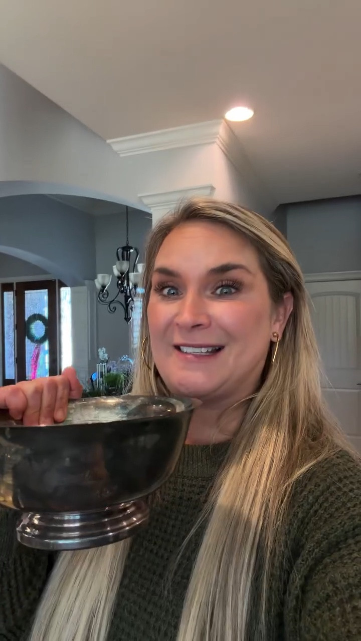 I don’t say this lightly… this is the BEST silver polish I’ve ever used. ✨

Barely any effort, instantly melts away tarnish, and makes everything look brand new again. I was honestly shocked watching it work.

This isn’t my typical post, but it deserved a permanent spot on my feed because it’s THAT good and I know someone here needs this.

If you’ve been putting off polishing your silver or metal pieces… this just made it so easy.

Trust me, watch this all the way through because the before and after is so satisfying.

Comment INFO PLEASE and I’ll send you all the details.

#hostesswiththemostess #householdtips #oxidizedsilver #silverplated #homehacks