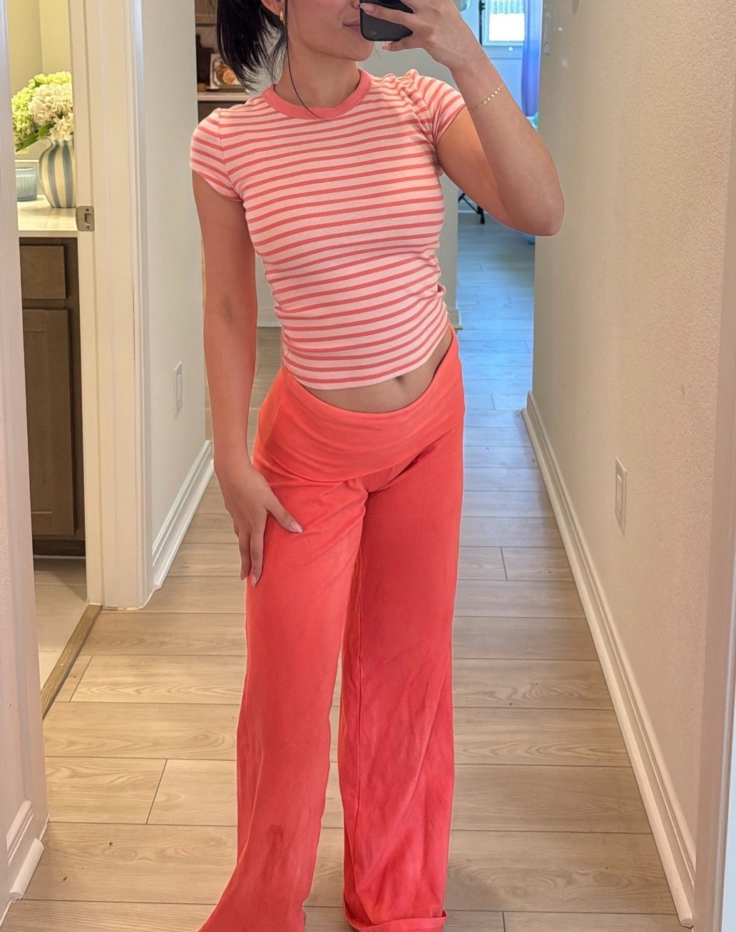 loving these colorful baby tees from @American Eagle Outfitters 🧡
#coralpants#coralsets

#LTKdayinmylife #LTKgrwm