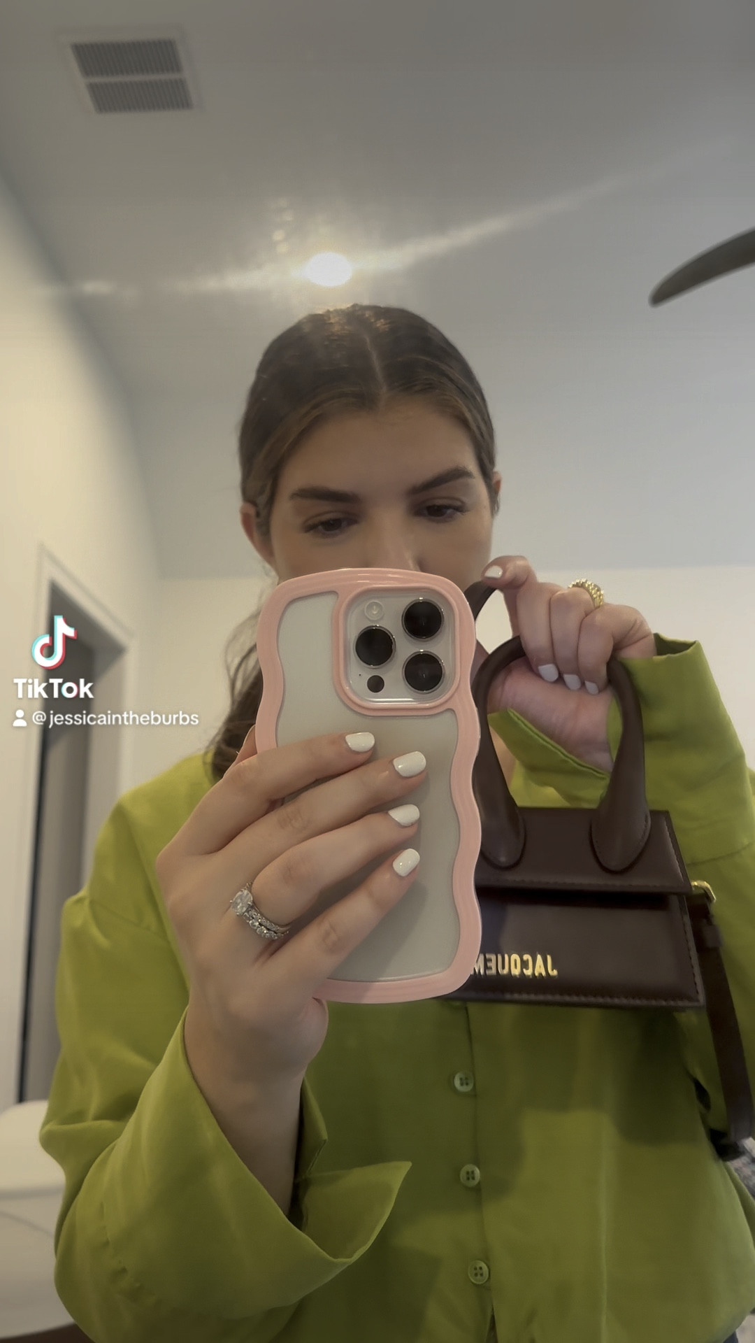 What fits in my jacquemus le chiquito bag 💼 this is the perfect mini fall handbag ! 


Fall style, fall bag, mini bag 

#LTKitbag #LTKSeasonal #LTKfindsunder50