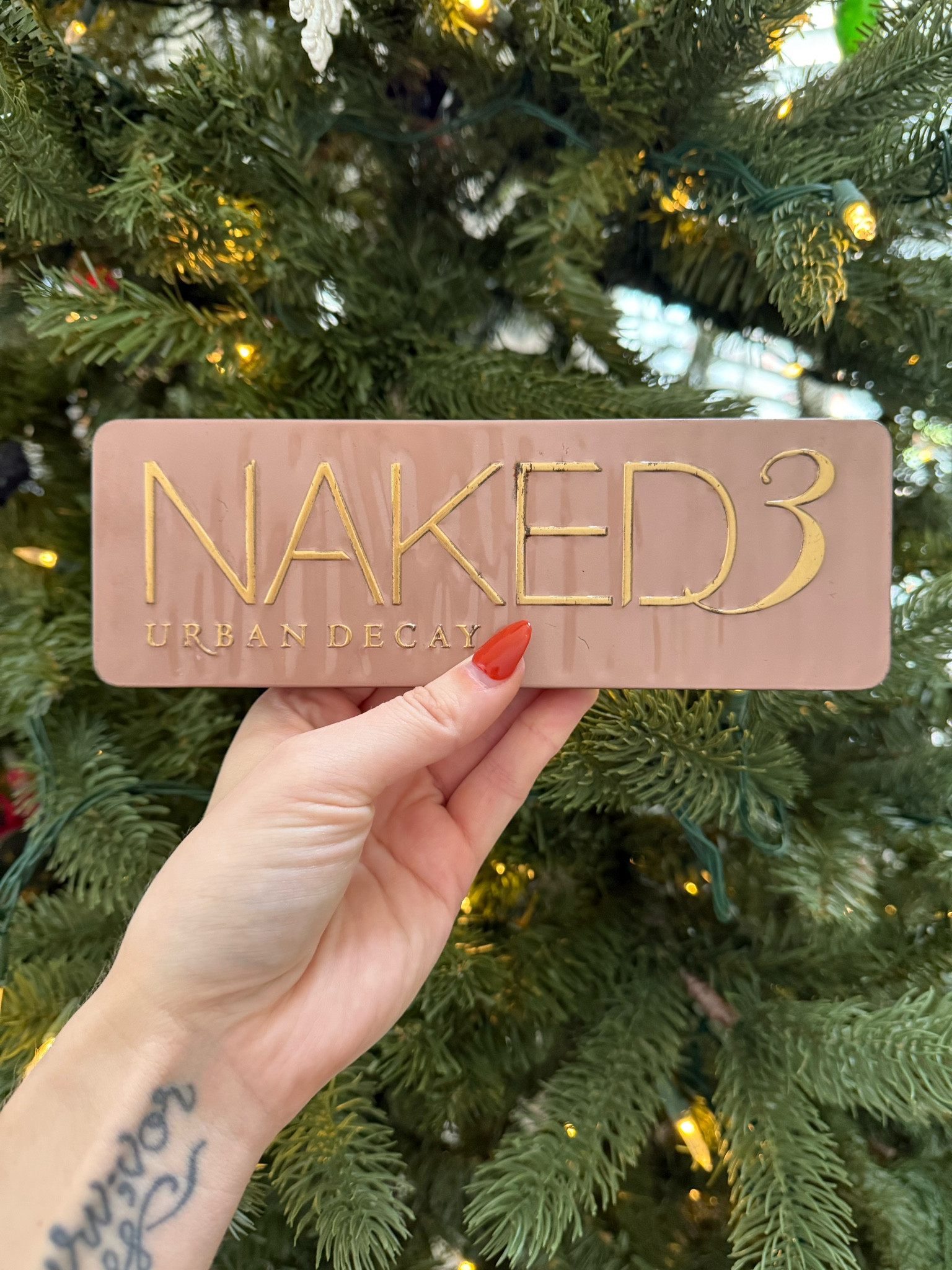 Urban Decay Cosmetics, Urban Decay eyeshadow, eyeshadow pallet, setting spray, makeup, gifts for her, gifts for teens, gift guide, & Christmas presents 

#LTKBeauty #LTKGiftGuide #LTKHoliday