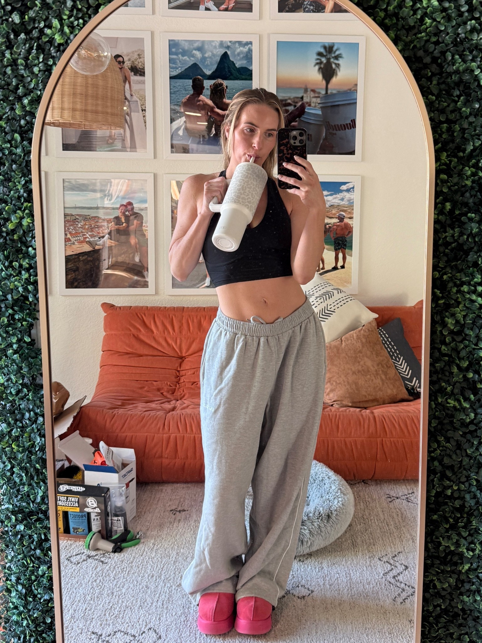 Cozy wide leg sweatpants with drawstring at the top and a bungee at the ankle 

#LTKootd #LTKdayinmylife #LTKActive
