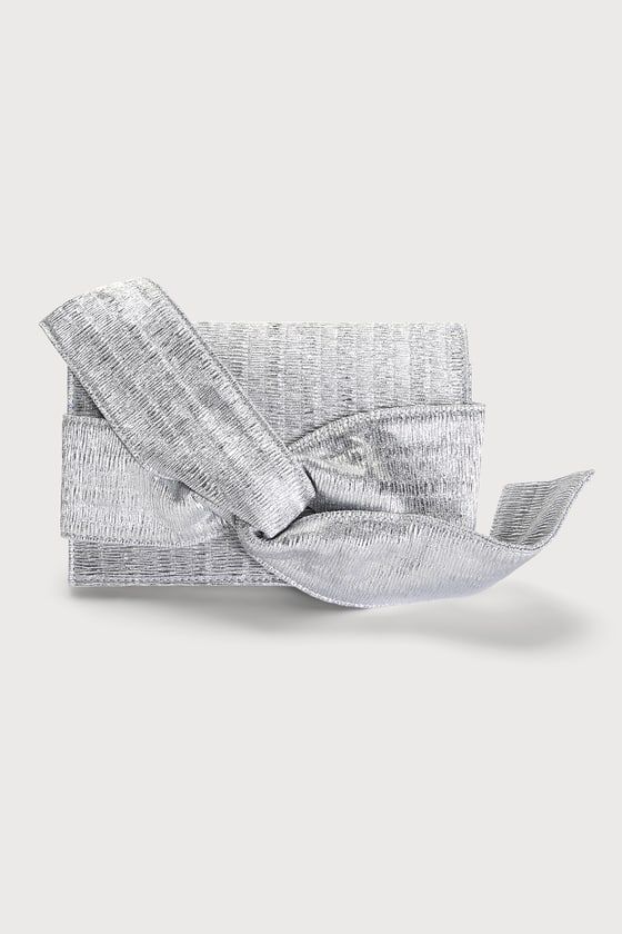 Perfect Retreat Silver Woven Bow Clutch | Lulus (US)