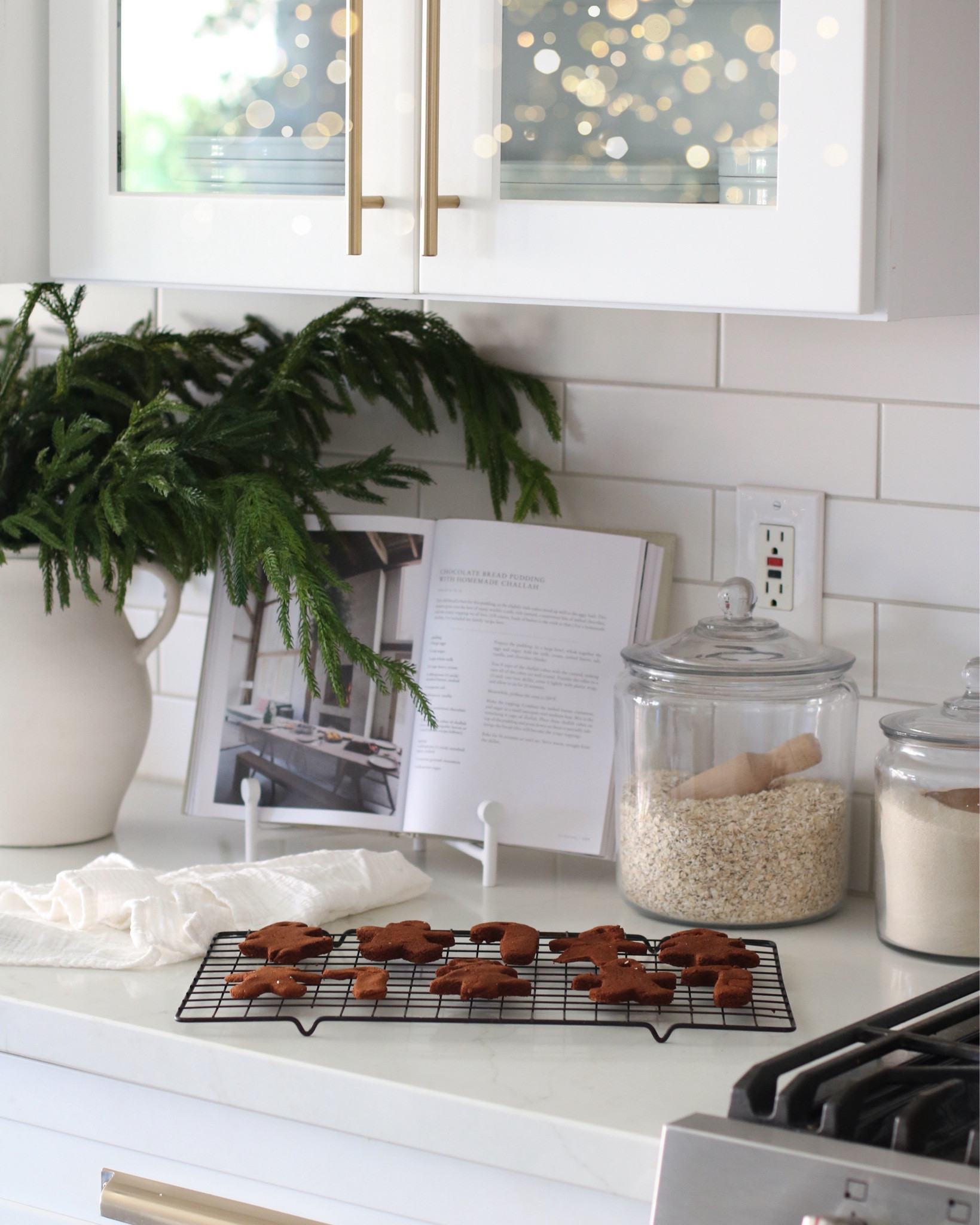 Holiday kitchen🌲

#LTKHoliday #LTKSeasonal #LTKhome