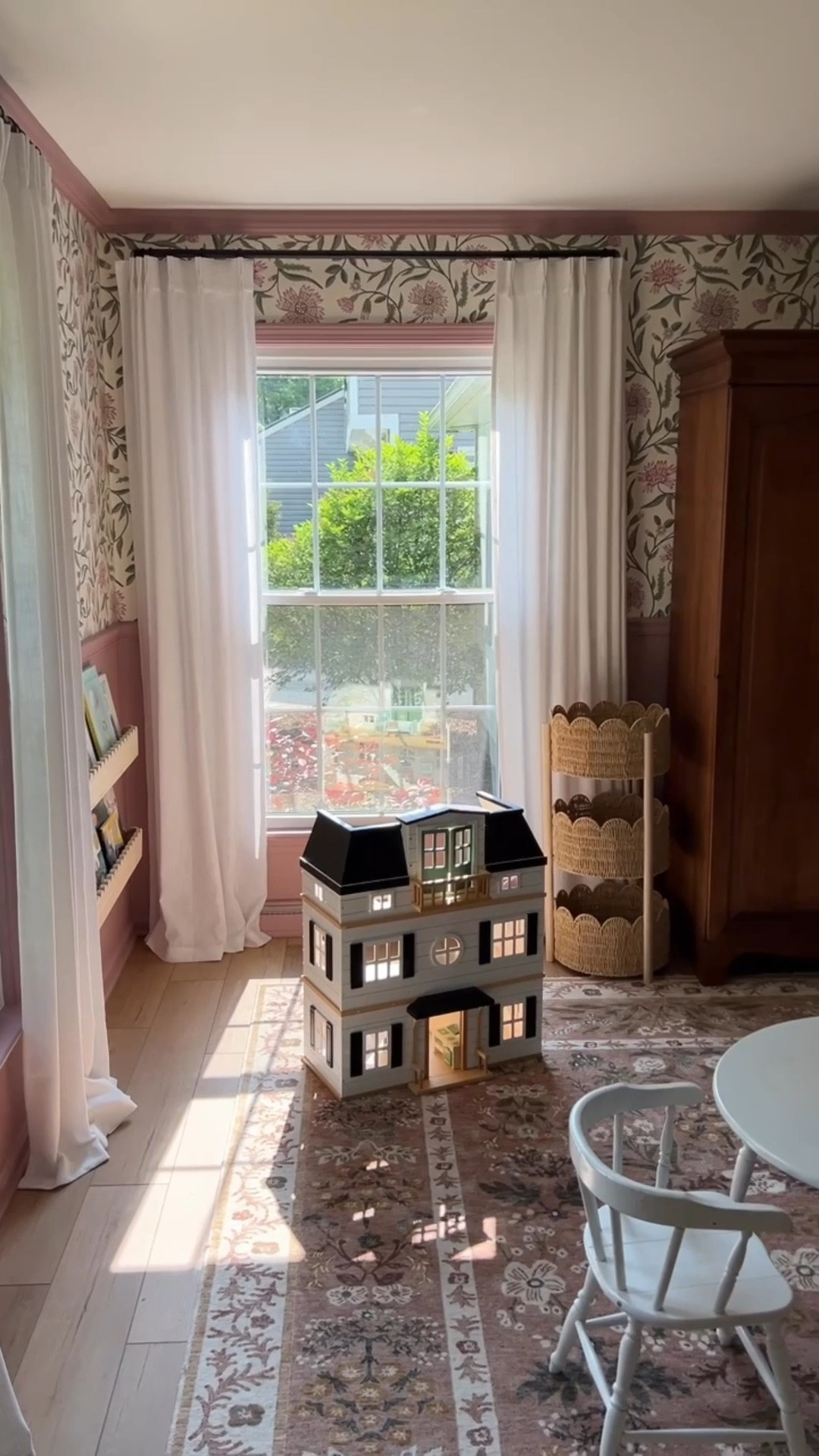 The playroom is officially done!! A lot of time and energy went into making this the perfect space for creativity and play. I had so much fun adding all the girly details!  I linked everything I used below ⬇️ 

#LTKHome #LTKKids #LTKFamily